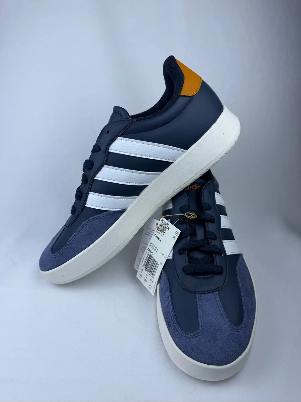 NWT Adidas Barreda Men’s Sneakers – Navy Blue & White – Size 10.5